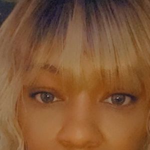 Meet your Posher, Tia